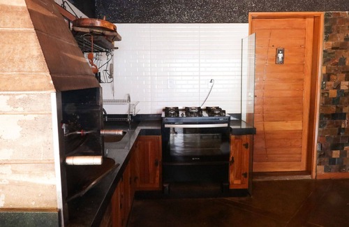 Delfinopolis Ski Chalet | Chalé com vista e acesso ao Rio Grande - MG