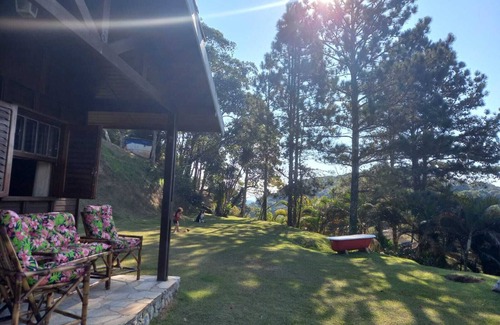 Juquitiba Ski Chalet | Chalé Ipê Amarelo, Dentro da Mata Atlântica, 1hr de SP - Petfriendly