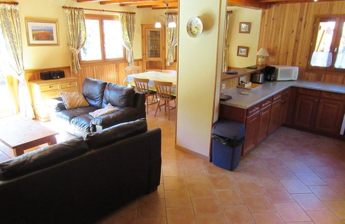 Lachapelle-Auzac Ski Chalet | Chalet in the woods of beautiful Dordogne valley