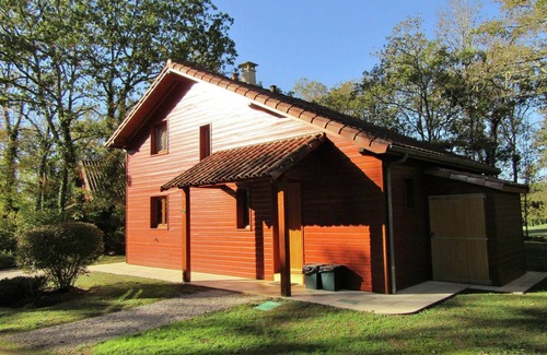 Lachapelle-Auzac Ski Chalet | Chalet in the woods of beautiful Dordogne valley