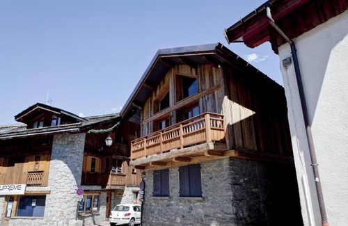 Le Praz Ski Chalet | Chalet, 200m from ski slopes, balcony, fireplace or stove, tv, 150m², Courchevel