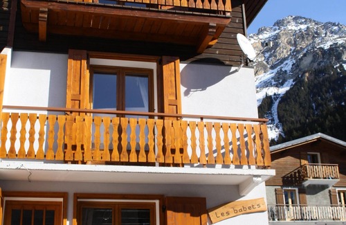 Pralognan-la-Vanoise Ski Chalet | Chalet 3 * for family holidays in summer and winter mountain