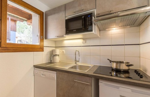 La Salle-les-Alpes Ski Chalet | Chalet, 300m from ski slopes, terrace, parking, tv, 45m², Serre Chevalier