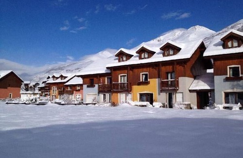 La Salle-les-Alpes Ski Chalet | Chalet, 300m from ski slopes, terrace, parking, tv, 45m², Serre Chevalier