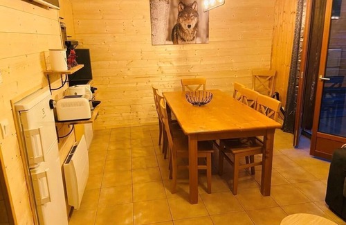 La Joue du Loup Ski Chalet | Chalet, 350m from ski slopes, view mountain, fitness, terrace, parking, tv, ski locker, 43m²