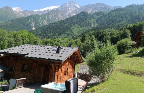 Les Houches Ski Chalet | chalet 4*SPA TOUT CONFORT lit fait serviette de bain vue sur toute la chaine
