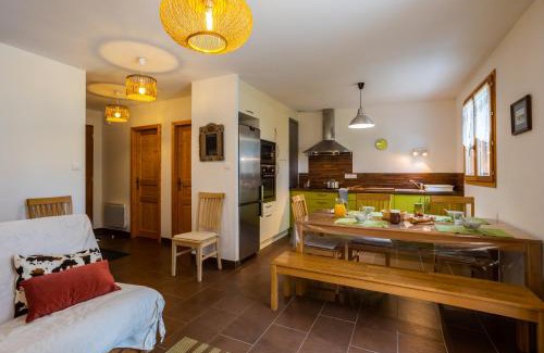 Risoul Apartment | Chalet 70 m2 - Risoul Village - à 15 mn des pistes