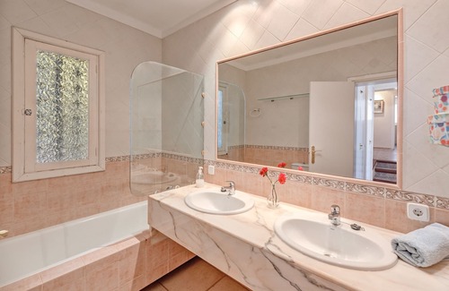 Tolleric Ski Chalet | Chalet 'Algues 7' with Sea View, Wi-Fi and Air Conditioning