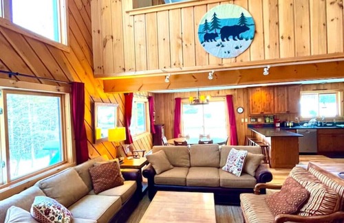 West Dover Ski Chalet | Chalet at Mt Snow, ski-home, free shuttle