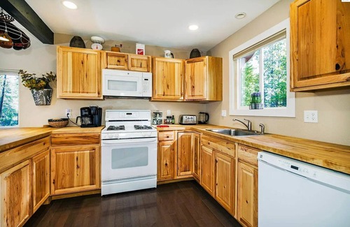 Sandpoint Ski Chalet | Chalet at the base of Schweitzer Mountain