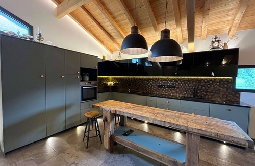 Landry Apartment | Chalet at the foot of the ski resorts with spa