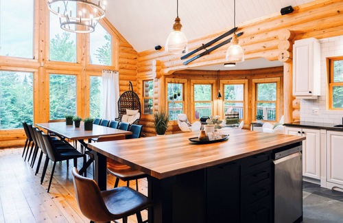 Fiddler Lake Resort Ski Chalet | Chalet Authentik 50: Indoor & outdoor heated pools, Hot tub, Lake & Resort