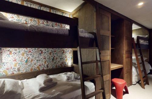 Val-d'Isere Apartment | Chalet avec Piscine Chauffée, Accès Direct aux Pistes et Services de Luxe à Val-d'Isère - FR-1-567-108