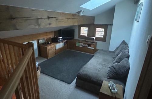 La Celle-sous-Gouzon Ski Chalet | Chalet avec sauna et proximité pistes ski sur PRAZ SUR ARLY