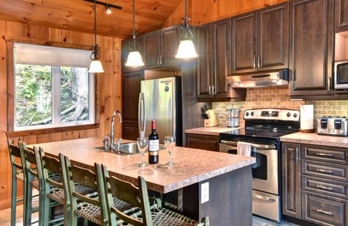 Chertsey House | Chalet Beaulac waterfront #047