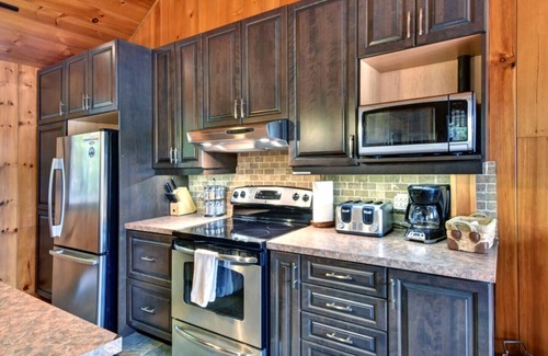 Chertsey House | Chalet Beaulac waterfront #047