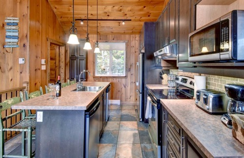 Chertsey House | Chalet Beaulac waterfront #047