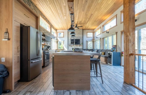 Lac-Superieur House | Chalet Beauland | Hot Tub | Sauna | Pool Table