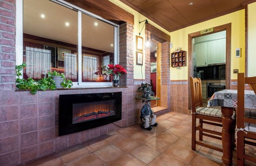 Miami Platja Ski Chalet | Chalet 'Casa Thaiker' with Mountain Views, Garden, BBQ & A/C