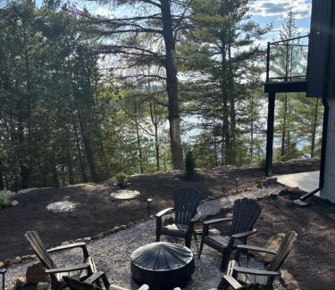 Saint-Aime-du-Lac-des-Iles Ski Chalet | Chalet Cottage Le Bellevarde Hot tub Lake view