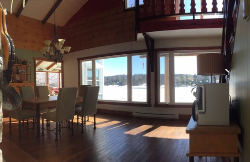 Saint Donat House | Chalet au bord de l'eau avec plage