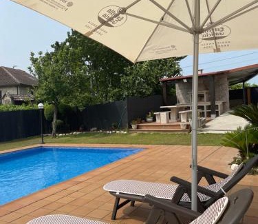 Arbo House | Chalet casa con piscina en ARBO Vigo