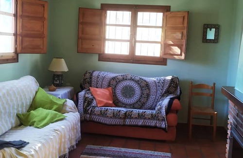 Orgiva House | Chalet 'Casita De La Huerta' with Mountain View, Shared Pool and Wi-Fi
