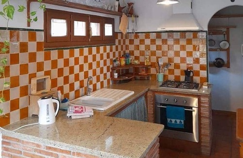 Orgiva House | Chalet 'Casita De La Huerta' with Mountain View, Shared Pool and Wi-Fi