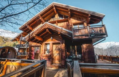 Les Deux Alpes Ski Chalet | Chalet Chaleureux for 12/14 persons