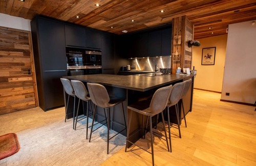 Meribel-Mottaret Ski Chalet | Chalet Chardon Bleu : hot tub, hammam and sauna in Méribel Mottaret