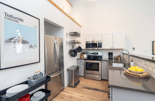 Telluride Condo | Chalet chic! Short walk to ski, river, hot tub & parking
