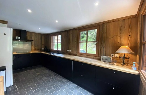 La Perriere Ski Chalet | Chalet Clementine - Superb chalet for 14 people with Jacuzzi