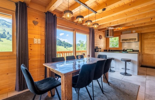 Le Grand-Bornand Ski Chalet | Chalet Coeur de Samance sleeps 8