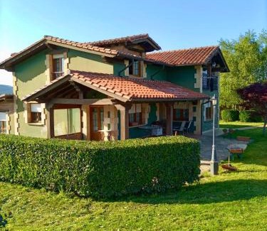 Reocin House | Chalet con zona de asador en Quijas