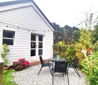 Plouhinec Ski Chalet | Chalet cosy, plages à pieds. Morbihan.