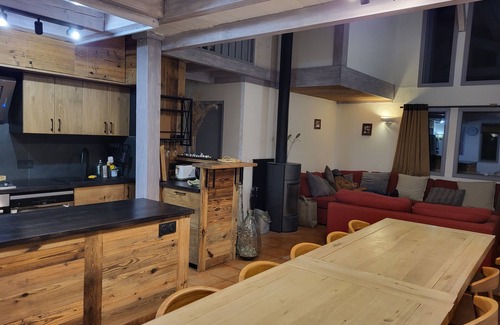 La Perriere Ski Chalet | Chalet Courchevel - 14 Persons, 7 Bedrooms 7 Bathrooms, 40m from slopes