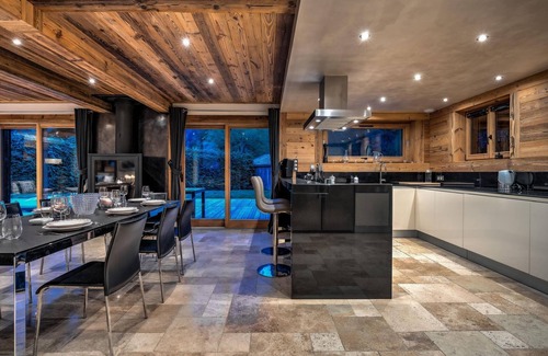 Chamonix-Mont-Blanc Ski Chalet | Chalet Courterre - Jacuzzi, Mont Blanc Views - Chamonix-les-Praz, Mont-Blanc