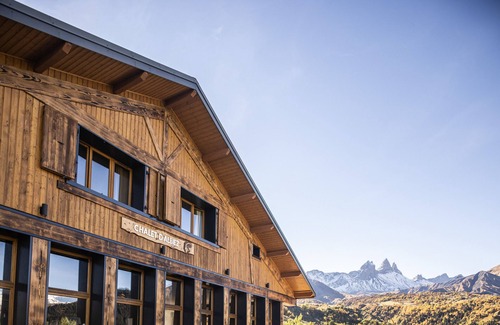 Albiez-Montrond Ski Chalet | Chalet d’Albiez, a 360° Mountain View with Panoramic Terrace