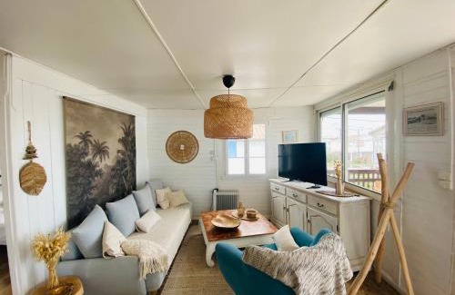 Gruissan Plage Ski Chalet | Chalet de plage, authentique !