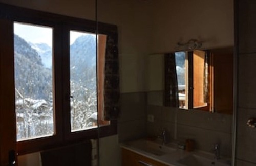 Champagny-en-Vanoise Ski Chalet | Chalet des Trappeurs Coeur Vanoise 15 people