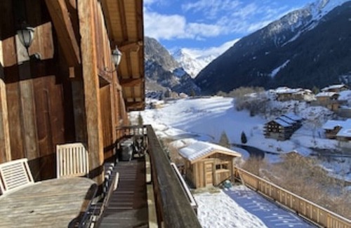 Champagny-en-Vanoise Ski Chalet | Chalet des Trappeurs Coeur Vanoise 15 people