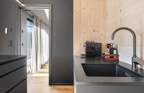 Nova Ponente Apartment | Chalet 'Einheit E' with Mountain View, Private Terrace and Wi-Fi