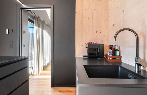 Nova Ponente Apartment | Chalet 'Einheit H' with Mountain View, Private Terrace and Wi-Fi