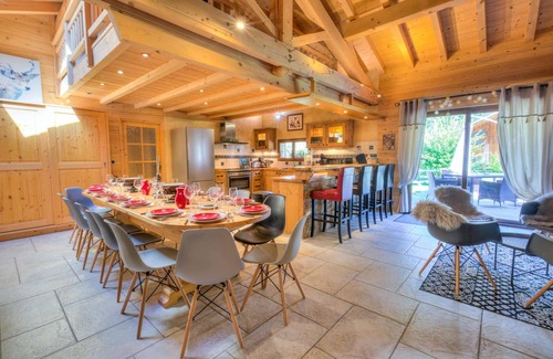 Chatel Ski Chalet | Chalet for 15 people - modern, large garden, close to the slopes and private spa