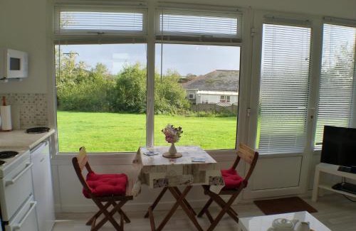 Dartmouth House | Chalet for two - Dartmouth