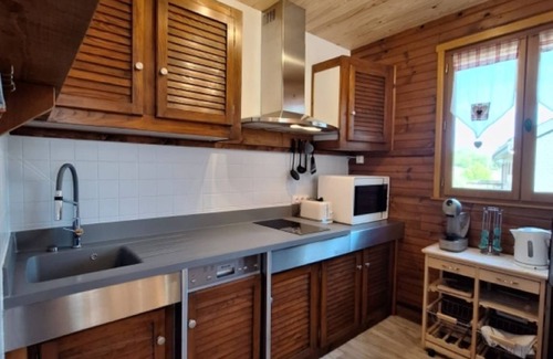 Besse-et-Saint-Anastaise Ski Chalet | Chalet TIMYARI-Renovated -Cosy-Terrace-Parking-Sauna-Mountain view-Wi-fi
