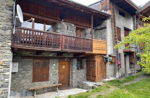 Bourg-Saint-Maurice Ski Chalet | Chalet Fr Gilkens Arc 1600