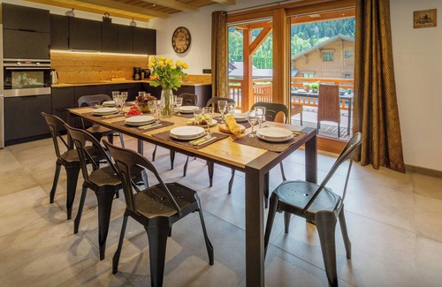 La Chapelle-d'Abondance Ski Chalet | Chalet Les Vardafes - ski and spa holiday for 8 - OVO Network
