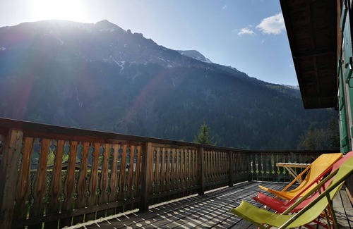 Les Contamines-Montjoie Ski Chalet | Chalet Bellaval - Traditional in the heart of the village!
