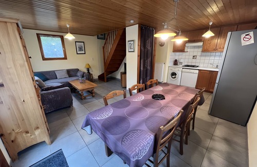 Saint-Jean-Saint-Nicolas Ski Chalet | Chalet 'Edelweiss 6 Personnes' with Mountain View, Private Terrace and Wi-Fi